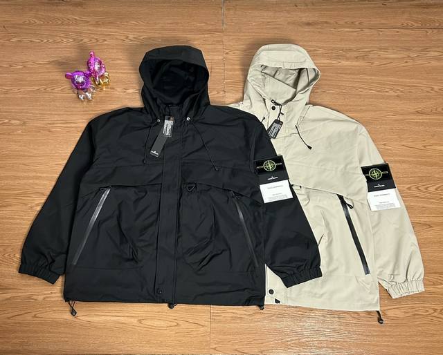 Stone Island 石头岛机能拉链口袋冲锋衣外套 甄选品质 实拍可见 面料采用高品质优质正品冲锋衣面料 多处机能拉链设计 整件二本针走线 机能工装日系风十