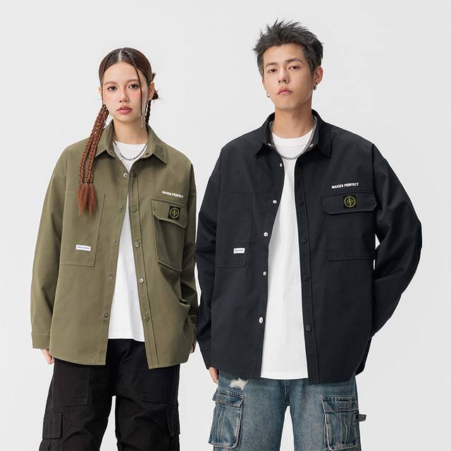 Stone Island 石头岛早春海外官网纯色基础款质感衬衫夹克外套，男女同款 Ins 抖音 微博各大网红博主纷纷上身，版型好看，上身有型，修饰完美身形，精致