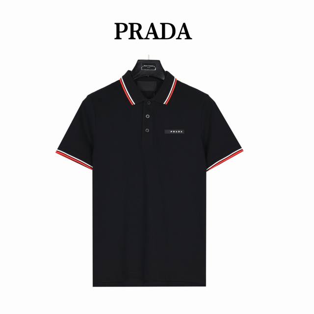 Prada 普拉达 24Ss 硅胶饰条polo短袖 胸前经典硅胶皮标字母logo，典型精准的英式版型裁剪，各年龄段均可驾驭，满足任何日常生活工作场所穿着所需，上