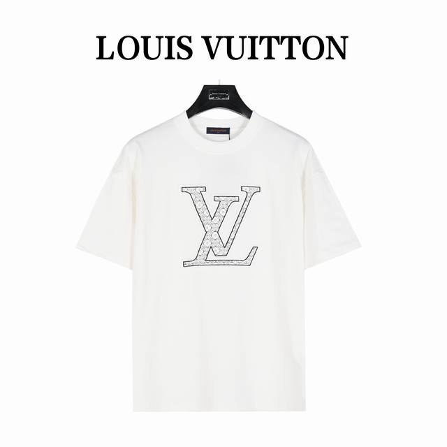 Louis Vuitton 路易威登24Ss 大logo内嵌老花花纹刺绣短袖t恤 面料采用高克重280G重精梳棉，定制1:1螺纹，面料舒适亲肤无异感， 制定染面