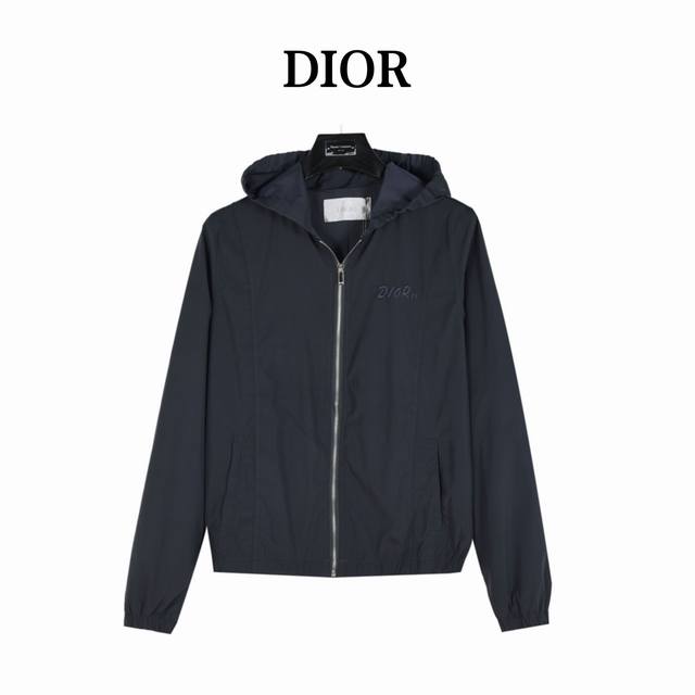 Dior 迪奥刺绣字母小黄蜂连帽外套 男女同款全新美学灵感趣味设计,渠道性质精品。让整体造型设计更加优雅时尚，今夏最火系列，无数明星潮人追捧。裁剪工艺细节处理工