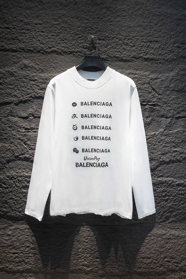 款号：5130# Balenciaga24S 300克重 区别市面低克重 Os版型真的很迷人 巴黎世家联名也真的是绝绝子 每一季新品版型都做到极致 实穿度很高，