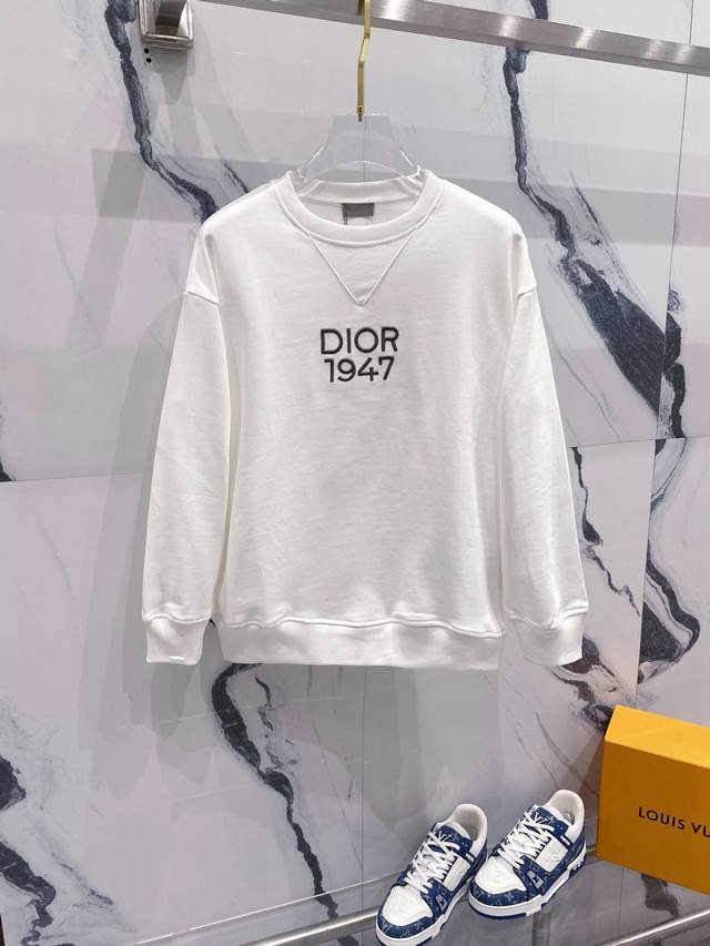 Dw Dior 迪奥 2024秋季圆领新款卫衣 简约dior1947万针精密刺绣字母 原版面料 官方同款 400克 同缸染面料 手感非常舒服 超级百搭好看 个性