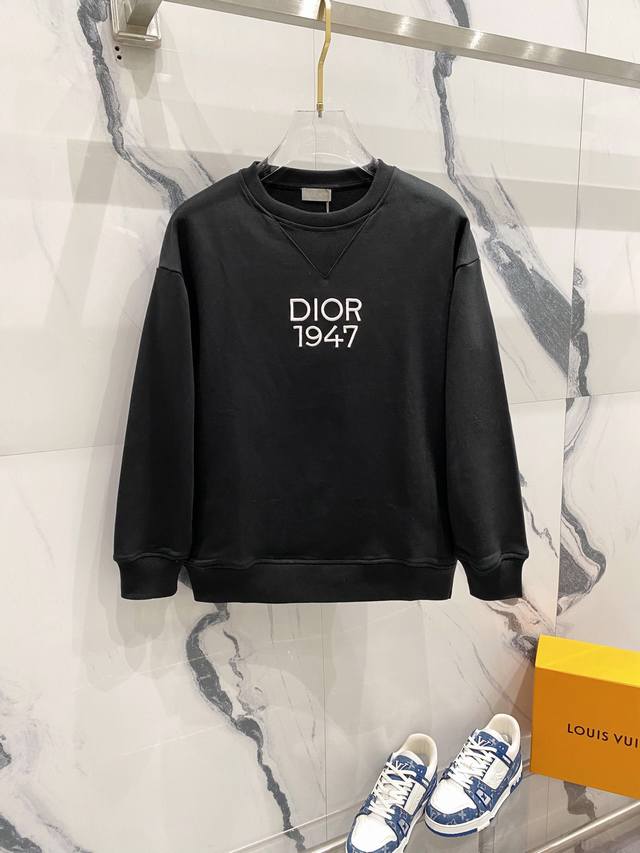 Dw Dior 迪奥 2024秋季圆领新款卫衣 简约dior1947万针精密刺绣字母 原版面料 官方同款 400克 同缸染面料 手感非常舒服 超级百搭好看 个性