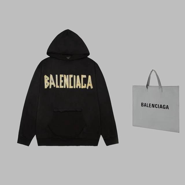 可配手提袋5 高品质 Balenciga 巴黎世家 磨破 胶带连帽卫衣 采用磨破工艺 洗水做旧工艺 细节无法挑剔，极具档次感与奢华辨识度！三标齐全 版型属于休闲