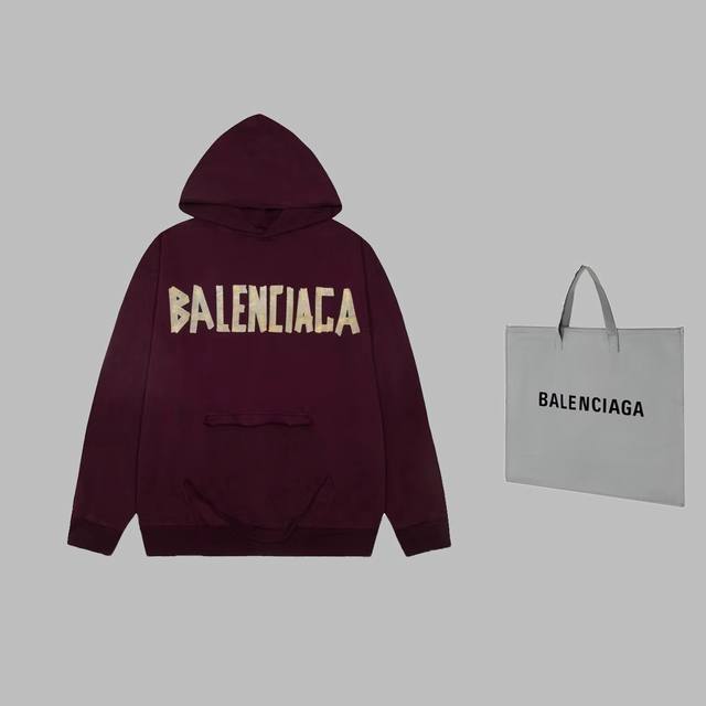 可配手提袋5 高品质 Balenciga 巴黎世家 磨破 胶带连帽卫衣 采用磨破工艺 洗水做旧工艺 细节无法挑剔，极具档次感与奢华辨识度！三标齐全 版型属于休闲