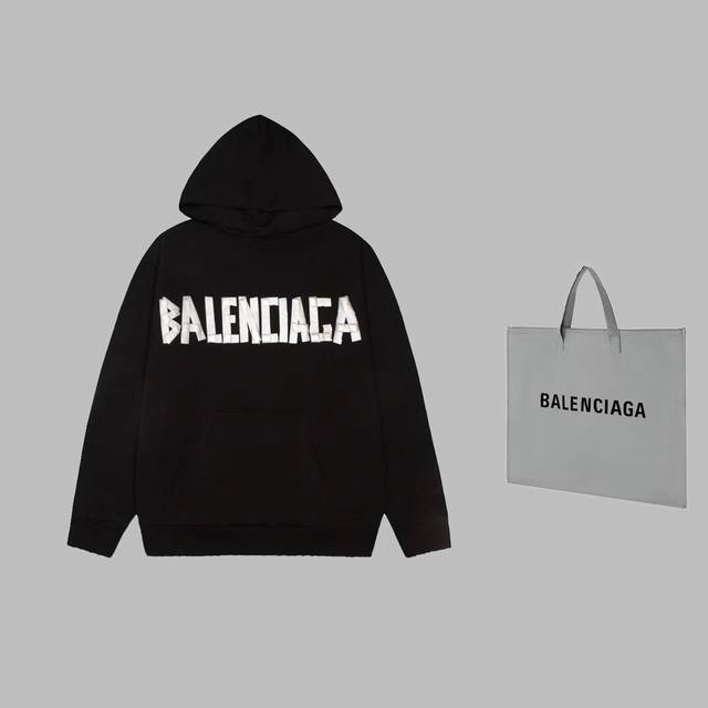 可配手提袋5 高品质 Balenciga 巴黎世家 磨破 美纹胶带连帽卫衣 采用磨破工艺 细节无法挑剔，极具档次感与奢华辨识度！三标齐全 版型属于休闲宽松小落肩