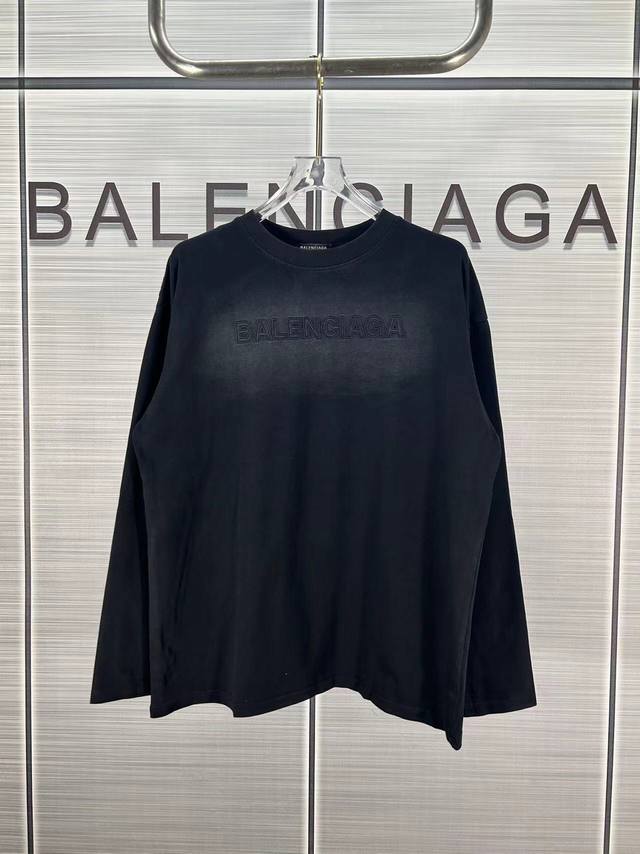 Balenciaga巴黎世家 24Ss新款炒盐喷马骝前后幅贴布绣花剪边长袖t恤 独家定织定染高克重紧密精梳棉面料 质感柔软舒适上身非常有型帅气 Os落肩宽松版型