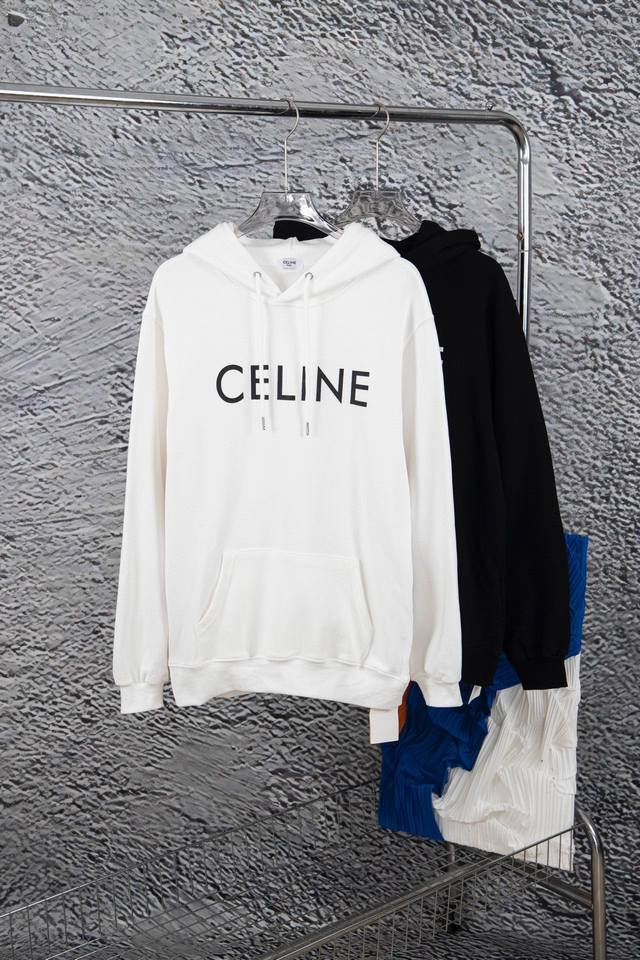 款号：Y627 Celine 赛琳 经典胶囊系列连帽卫衣 Ce经典款属于胶囊系列最火 最有气质 最百搭的一个，论设计，它算是卫衣中最常见的基础款 没有花俏的玩法