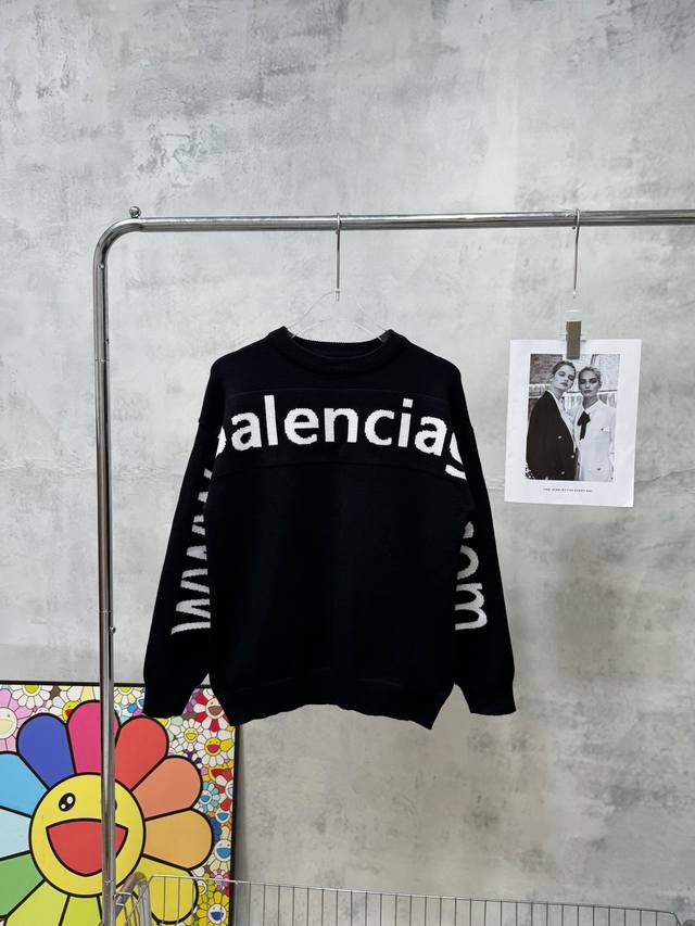 款号#Z88 巴黎世家网址字母针织圆领毛衣 Balenciaga专柜同步毛衣 采用700克加厚加重仿羊绒面料 进口机器前面袖子字母编织工艺 可机洗 耐高温 不会