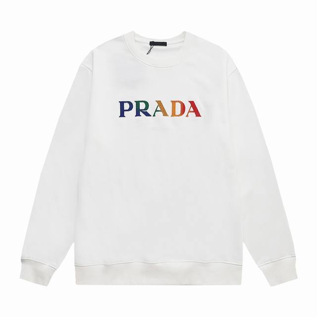 新款上新 Prada 普拉达 金属三角标 经典复古 升级，灵感源自八十年代复古 原版面料 官方同款 圆领卫衣 定制 同缸染面料 手感非常舒服 春夏最新砖柜同步