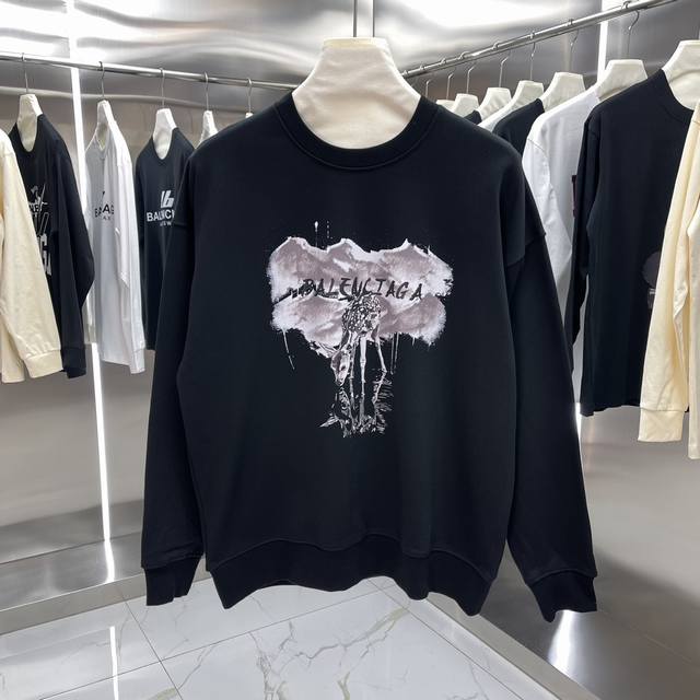 Balenciaga巴黎世家经典圆领卫衣 快手小红书爆款卫衣，衣服面料采用原版定织定染纯棉毛圈400G高克重面料，柔软亲肤细腻。做工细致，厚度适中，后领织带包边