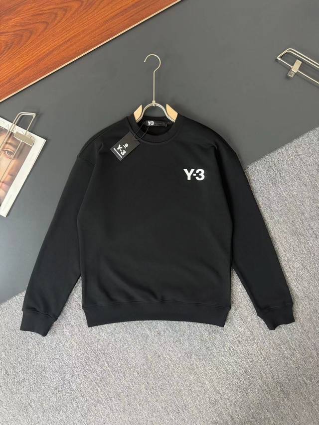 Y-3*山本耀司*秋冬最新款圆领时尚长袖卫衣，厚板硅胶工艺logo设计，400克纯棉纯棉面料！贴肤舒适，耐看又好穿，原厂工艺一丝不苟，休闲百搭必备款 码数 S