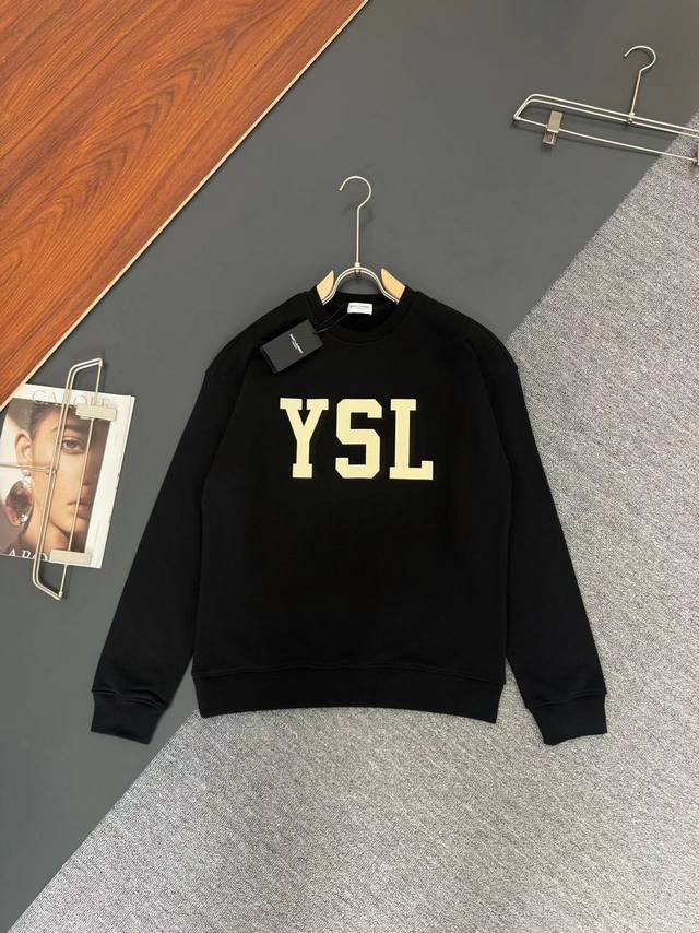 Yvessaintlaurent *Ysl*圣罗兰*秋冬最新款圆领时尚长袖卫衣，植绒工艺logo设计，400克纯棉面料！贴肤舒适，耐看又好穿，原厂工艺一丝不苟，