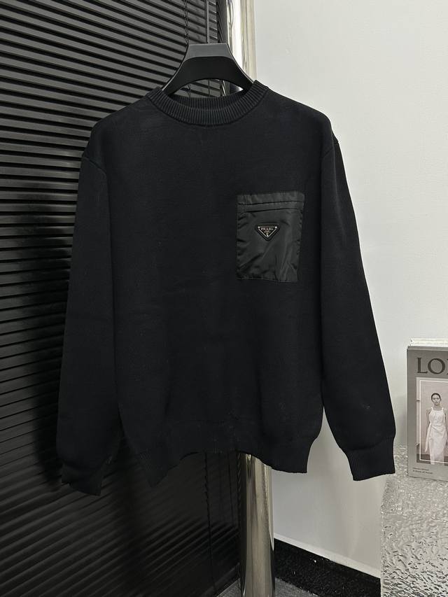 Prada 普拉达 22Ss 三角标口袋针织长袖毛衣 高级定制毛衣 秋冬穿着尤其显得好看 欧洲米兰专柜 同款系列 专柜新品海外订单 原版订制，足够的帅！各大明星