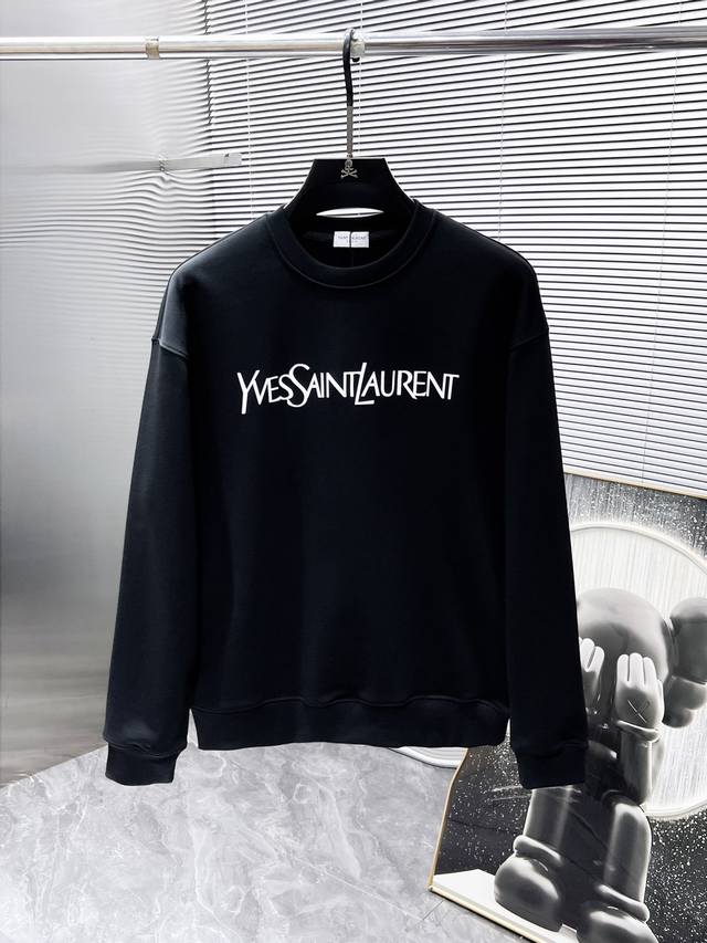 圣罗兰 Ysl 2024Ss新款 长袖 圆领 卫衣，高端版本！专柜定制面料 透气舒适度高，细节无可挑剔，品牌元素设计理念，体现高品质。手感细腻柔软！呈现休闲裁剪