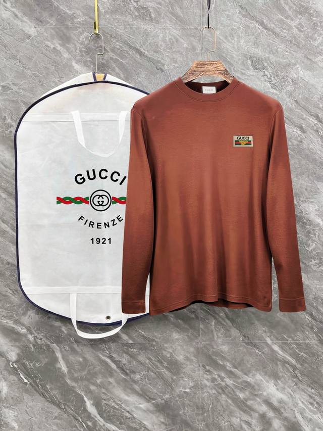 新品 Gucci 古奇2024早秋新款羊毛打底衫 精简圆领长袖 经典著作,超时髦的精简款长t属于单穿内搭的圣品.甄选客供定织 绒感类材质制成，表面软糯细腻质地，