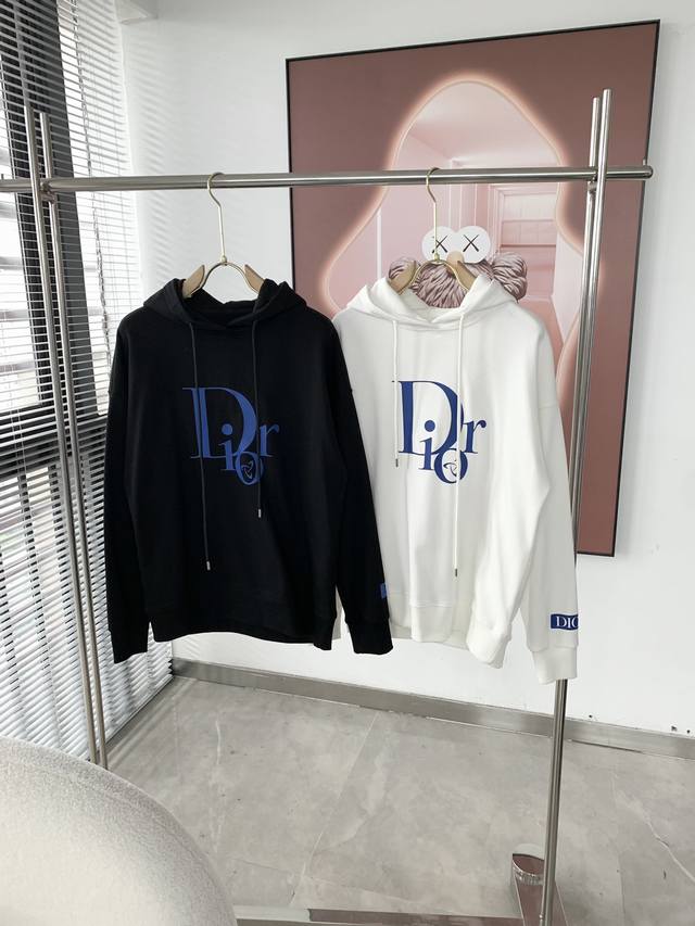 Dior 迪奥 2024秋冬全新系列卫衣，非常时髦前卫的一款男女同款长袖卫衣，，高品质数码印花图案工艺！品牌多年的设计理念！经典款式，时髦高级潮流奢华，客供进口