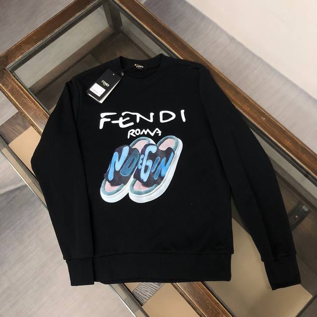 Fendi 芬迪 2024秋冬新款卫衣，潮流不过时经典款，进口数码印花图案，定制卫衣毛圈420克面料，厚实挺阔有有形，细节无可挑剔，上身版型超赞！时下流行微阔男