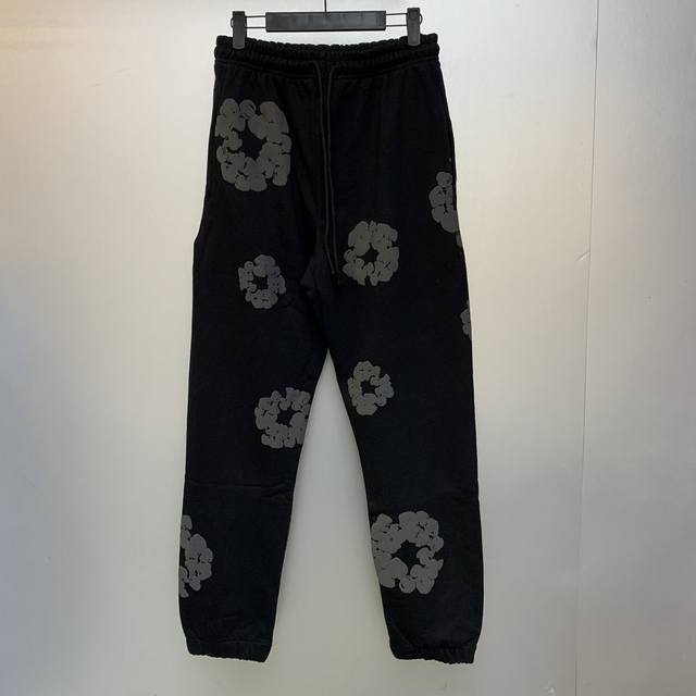 D105# Denim Tears 木棉花400克重重磅100%纯棉卫裤长裤 Color 颜色 : Black 黑色 尺码：S M L Xl