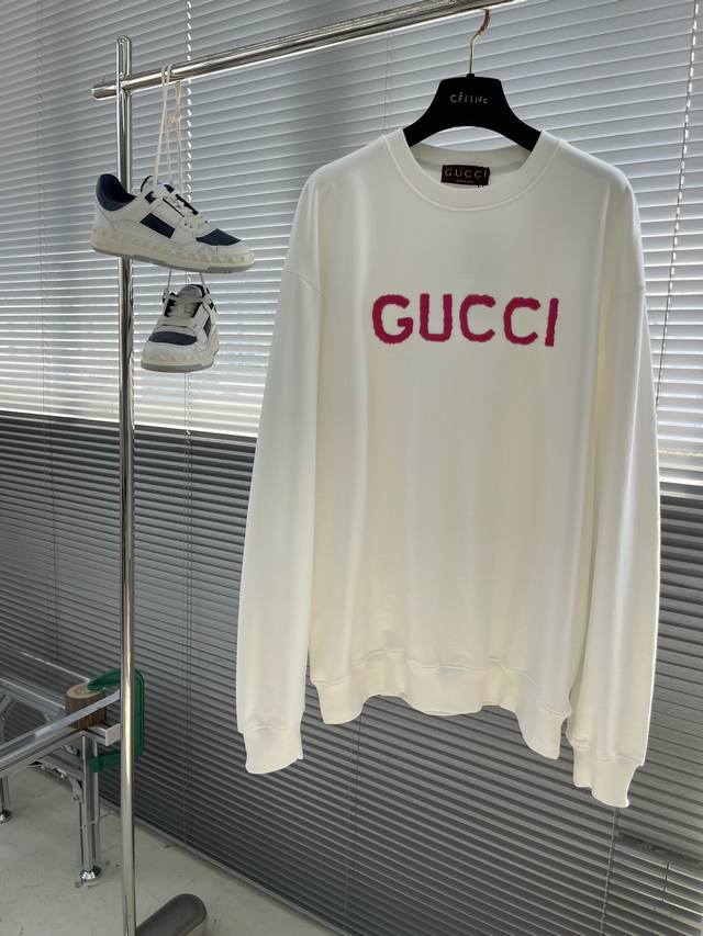 全年不下架 Gucci 古驰 圆领卫衣 采用原版400克重双股毛圈布对版定织定染面料 高密度刺绣 2*2螺纹同缸定染零色差 独家品质区别通货 欢迎对比 工艺：