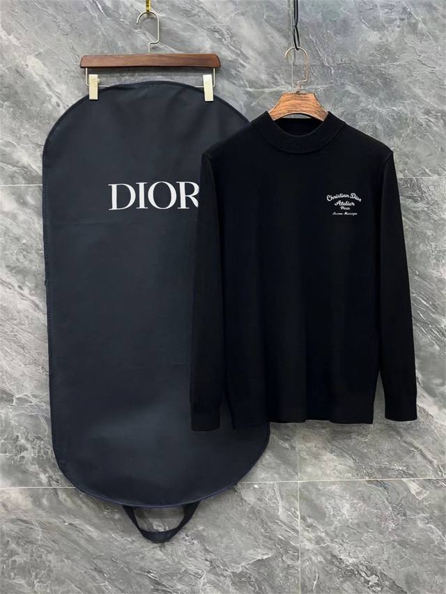 Dior 迪奥3标齐全 精美印花半高领毛衣 精品羊毛混纺毛衫 男女款高端定制臻品系列 隶属品牌高端主线 专利顶级纱线混纺 以创新来阐释常规款式 面料的配置更是颠