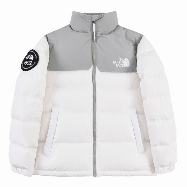 出厂价 The North Face 北面 1992 Nuptse 男女同款羽绒服！潮流风向标 侃爷同款！纯原国标95白鸭绒蓬松饱满，户外功能极强 外层内里面料