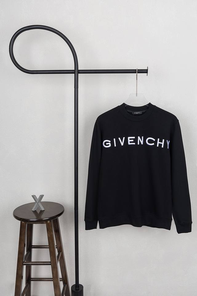 款号xb020 Givenchy 纪梵希经典字母logo刺绣圆领卫衣 黑白双色 面料采用400克毛圈高克重95棉5氢纶1×1双纱洗一辈子都不会变形的 男女同款