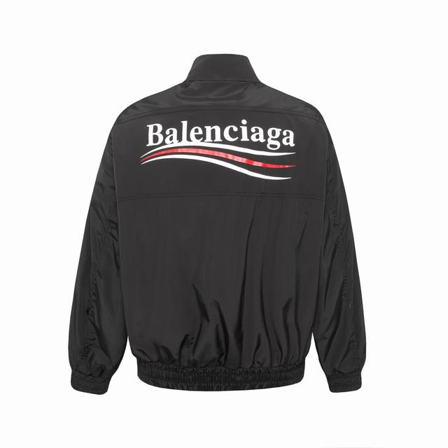 9912# Balenciaga巴黎世家 24Fw风衣外套 背后巴黎字母可乐涂鸦印花 撞色设计更是点睛自带少年气显年轻 定制拉链 宽松版型 高版本风衣面料 手感