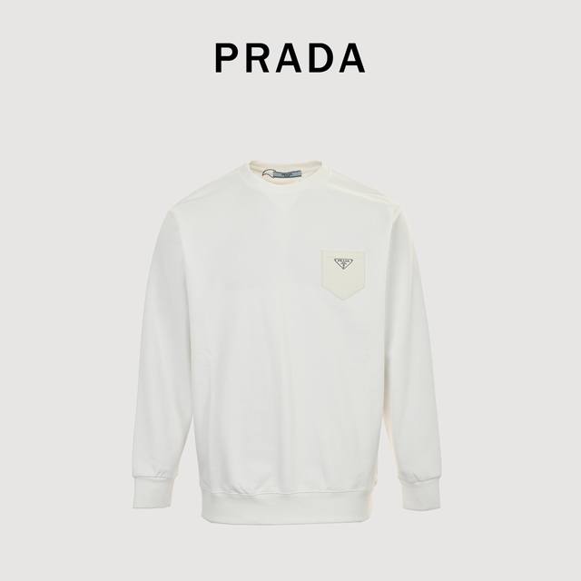 Prada 普拉达 24Fw 口袋三角标 圆领卫衣 420克重纯棉面料毛圈底定制32支2*2螺纹 成衣两遍水洗处理 面料舒适亲肤无异感 定制定染面料 纺织密度高