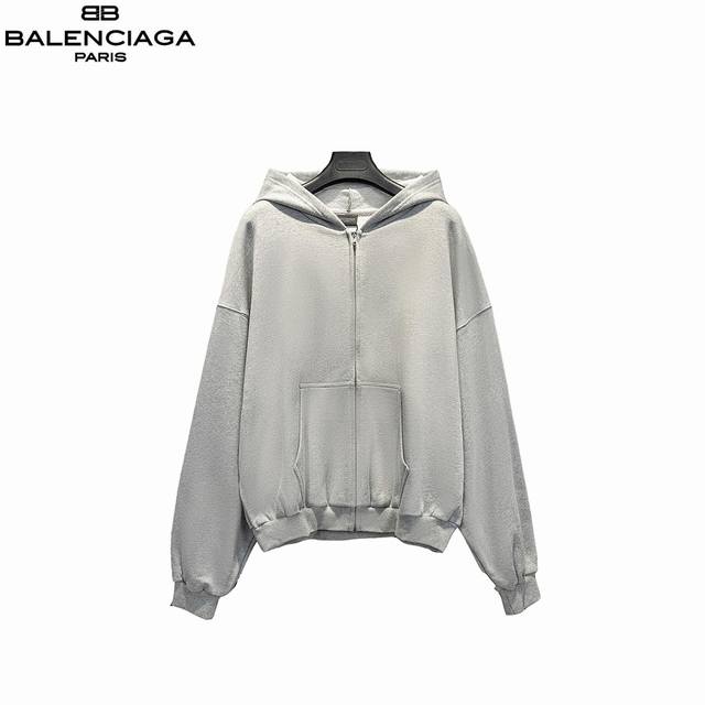 Balenciaga 巴黎世家 24ss 刺绣双环LOGO开衫卫衣 采用订色订染毛圈纯棉卫衣面，500g双股双纱，手感舒适 进口针织针梳棉进行制作，厚度适中，有