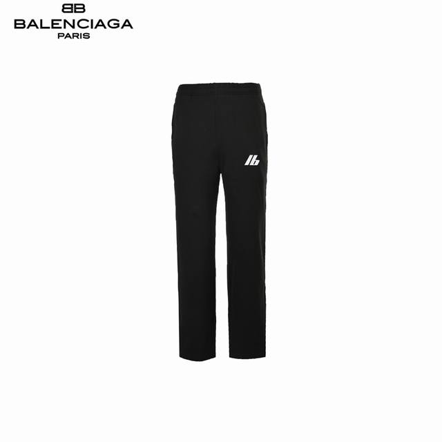 Balenciaga 巴黎世家 24ss 反光阔扣长裤 采用订色订染毛圈纯棉卫衣面，420g双股双纱，手感舒适 进口针织针梳棉进行制作，厚度适中，有垂感又有轮廓