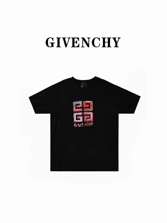 GIVENCHY 纪梵希GVC四宫格 彩绘字母印花圆领短袖T恤 精选优质260g纯棉面料，触感软糯亲肤细腻，实物到手绝对超乎你的想象，贴身无比舒适透气，即便是汗