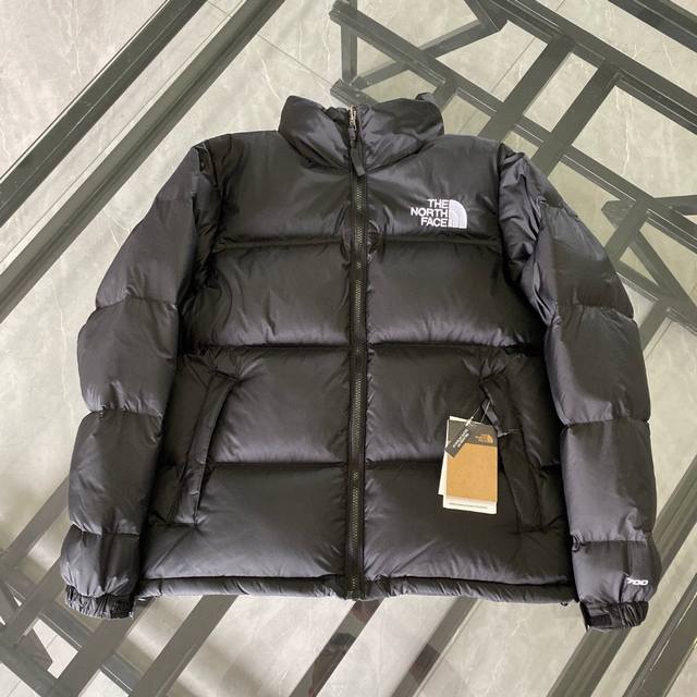 国标90绒，掌柜推荐 黑色 顶级原版北面 The North Face1996款 顶级原版复刻版本就是指目前国内最高版本 没有之一 T厂出品必是精品 匠心做一件