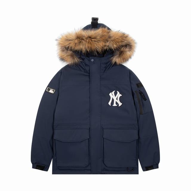 掌柜推荐 MLB洋基队23冬季新品情侣款大口袋工装毛领羽绒服 尺码：XS-3XL 颜色：藏青 军绿 黑色 白色 填充物国标90白鸭绒，貉子毛真毛毛领，超级保暖。