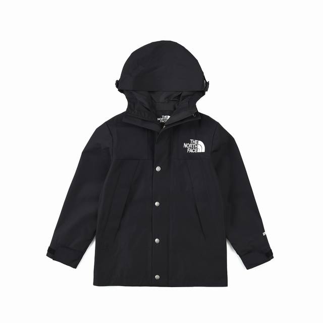 童装 The North Face 北面 经典1990户外冲锋衣 儿童版 黑色 尺码： ～ 最新版面料，14个配色7码齐发！ 材料清单： 1、