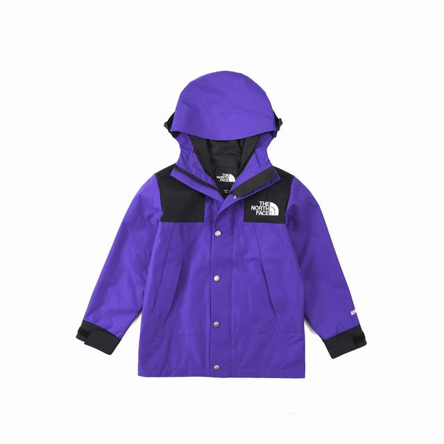 童装 The North Face 北面 经典1990户外冲锋衣 儿童版 紫色 尺码： ～ 最新版面料，14个配色7码齐发！ 材料清单： 1、