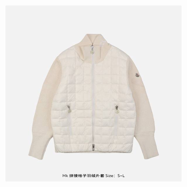 Moncler 蒙口 拼接格子羽绒外套 版型是比较修身有点余量的，摒弃掉臃肿肥胖的刻板印象，羽绒服也可以很苗条，度也是对小个子很友好的短款，所以娇小的女生也可以