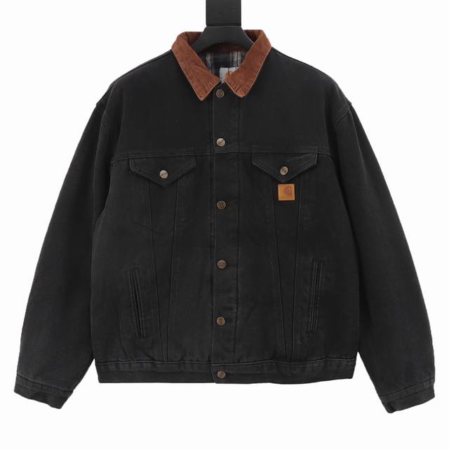 CARHARTT 卡哈特 24FW J10复古工装夹棉外套 众多博主和明星上身的最火单品 定织高密帆布面料 为了达到古着款年久做旧的效果 需要成衣染色 再反复褪