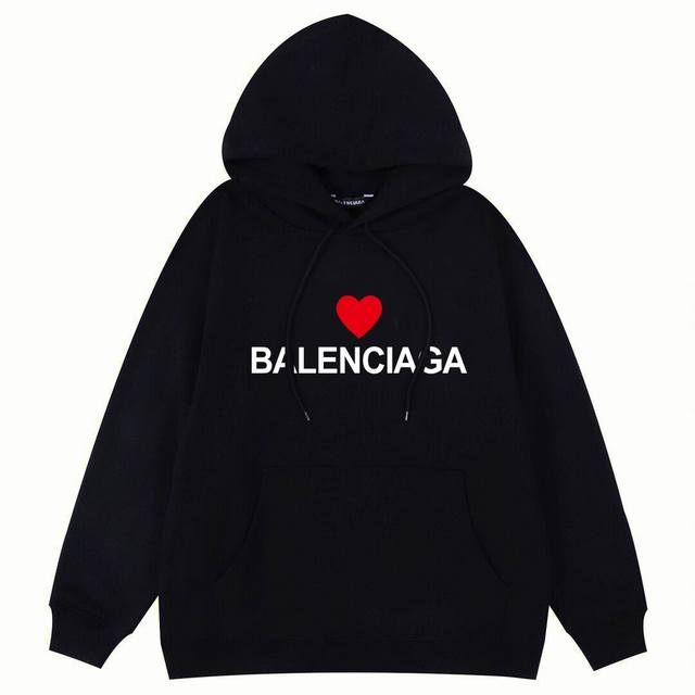 Balenciaga 巴黎世家爱心印花连帽卫衣，高克重面料超级舒适！ 元素碰撞！让整款气质升提一个档次！时尚而平不庸！低调百搭又具有品牌特色的代表性单品！在日常