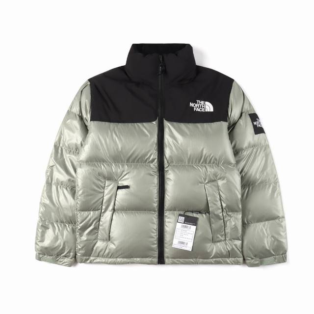 The North Face TNF 北面 23FW novelty nuptse 1996亮面袖标大格子羽绒服 刺绣采用进口田岛绣花 万针刺绣，采用进口7号针