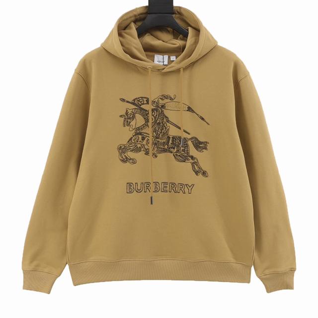 Burberry 巴宝莉 经典刺绣战马logo连帽卫衣 面料采用420g水洗毛圈棉面料，订染颜色后整蚀毛处理，对照原版做丝滑超柔处理， 布面肌理股线清晰明显，垂