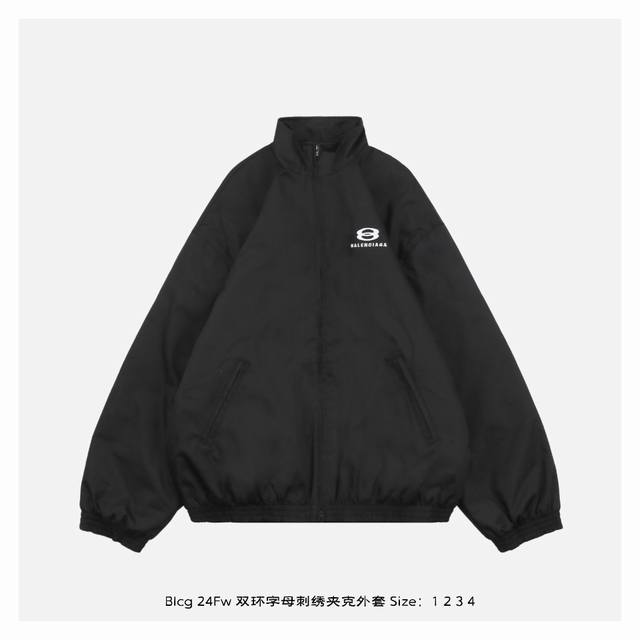 Balenciaga 巴黎世家 24Fw 双环字母刺绣夹克外套 较去年面料厚度硬挺度有所提升，刺绣大小更精致对位，根据原版定制防撕裂防水格纹全棉梭织面料，全棉夹