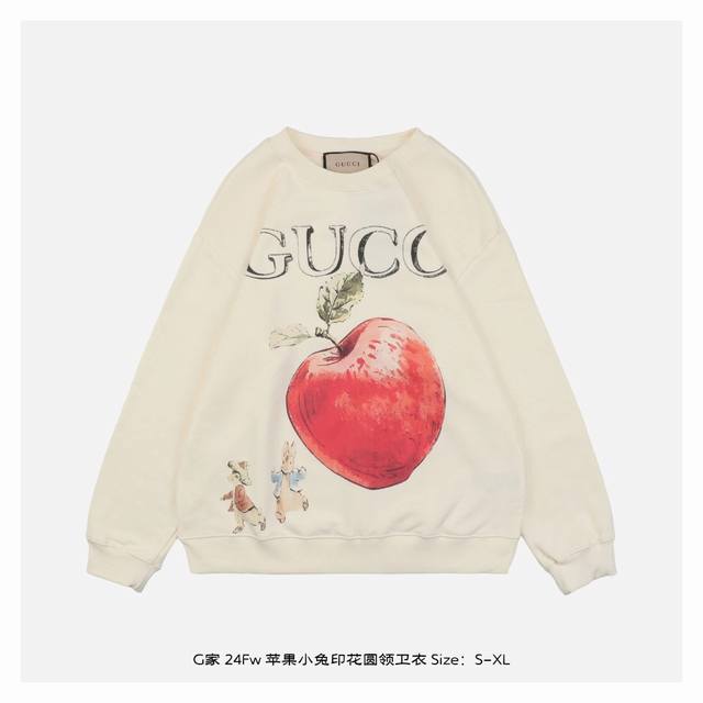 Gucci 古驰 24Fw 苹果小兔印花圆领卫衣 面料采用420克重双股大毛圈面料，定制32支螺纹，成衣两遍水洗处理，面料舒适亲肤无异感，定制定染面料，纺织密度