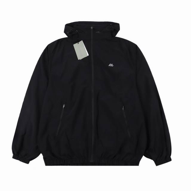 Balenciaga 巴黎世家 BLCG 24FW IB logo镭射反光印花防水冲锋衣夹克 轻奢主义 男女日常通勤穿搭必备单品 正确版本 随意对比 详细特征