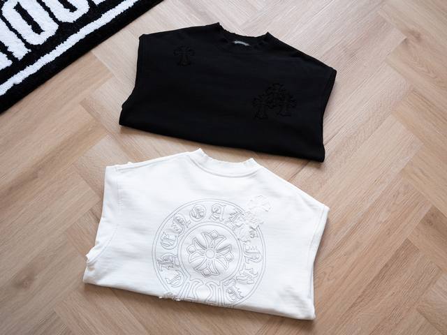 顶级高品质卫衣 Chrome Hearts 24F w 多重十字架贴布做旧标识圆领卫衣 货号：301 - 颜色：黑色 白色 - 尺码： S M L XL 尺寸推