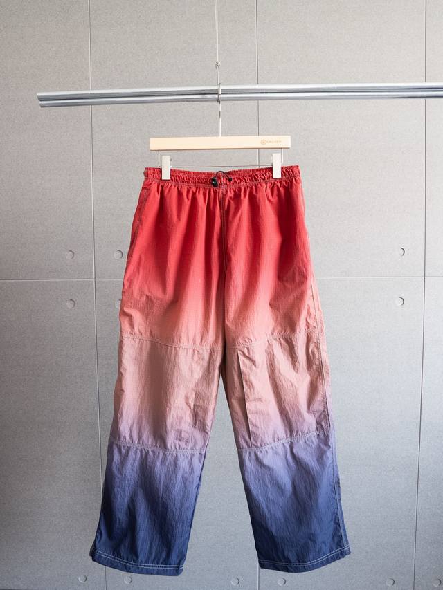 Supreme x Nike 联名款SS24 Week10 Track Pant logo束腰休闲裤 长裤 - 颜色：渐变色 - 尺码： S M L XL 尺码