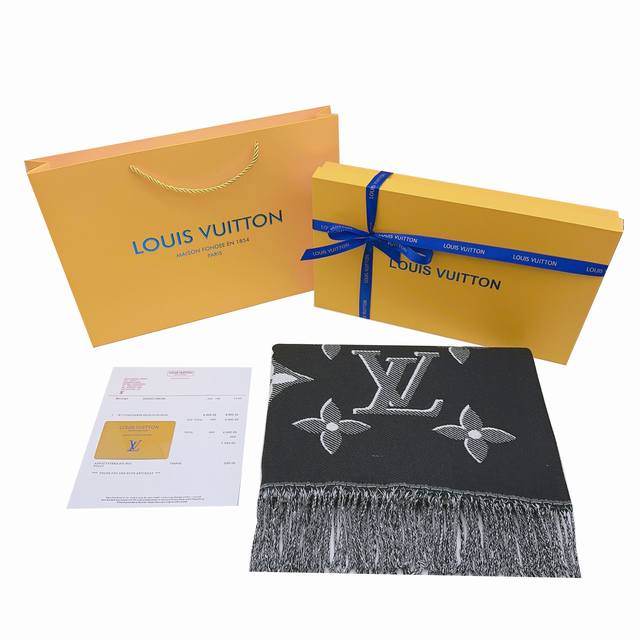 LOUISVUITTON路易威登-保暖舒适字母印花-绒线围巾-女款黑色，LV ESSENTIAL SHINE 围巾-编码：M78159-官网在售价 p20,11