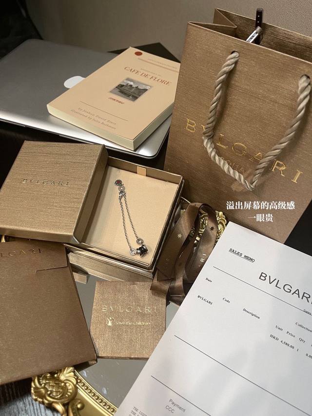 BVLGARI 宝格丽慈善款小红人手链 配全套包装 保色度极高 完全不用担心褪色，刻字非常的清楚 1:1版本 小红人项链经典款式 真正做到了经久不衰！ 独特纯粹