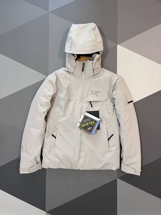 可脱卸帽 Arcteryx Macai系列 JACKET GORE-TEX Logo徽标防水保暖连帽滑雪服，买菜羽绒服，尺码S～XL，新增配色。 Composi